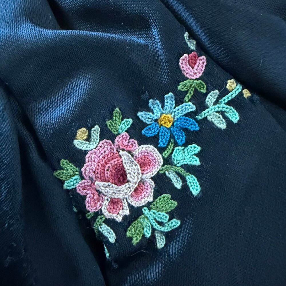Carty Paris Vintage Floral Embroidered Black Satin Mini Purse - Picture 6 of 10